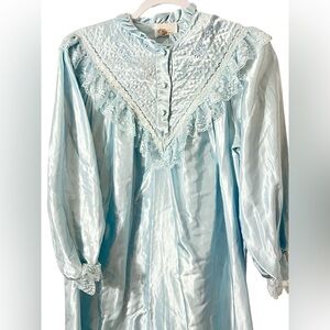 Gorgeous Ilise Steven’s Vintage Satin Style Night Gown